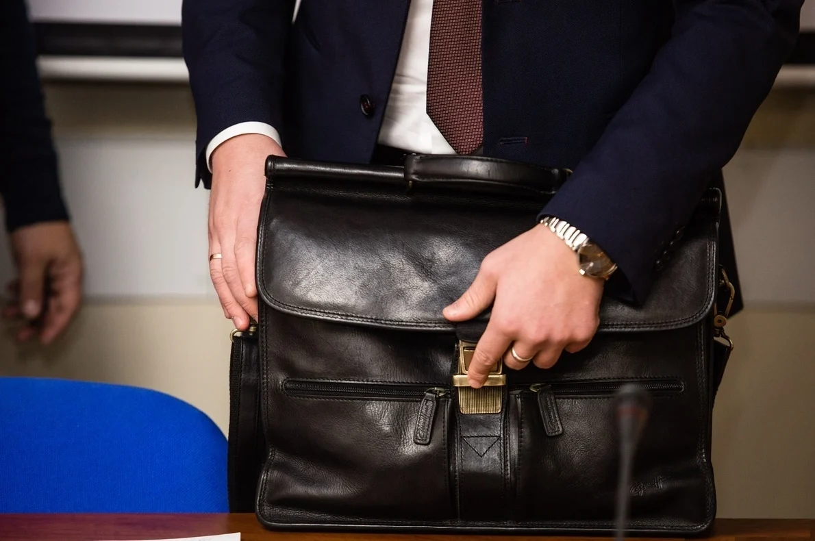 Deputatın qohumu bu gün tələbənin öldüyü təhsil mərkəzinə direktor təyin olundu