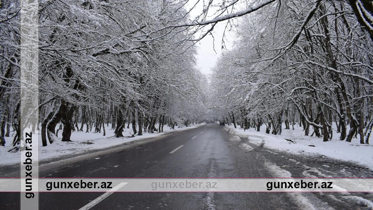 Bakı-Şamaxı və Bakı-Quba yollarında buzlaşma var