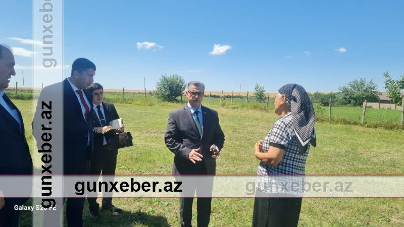 Novruzəli Aslanov İsmayıllının Ruşan kəndində sakinləri qəbul edib -Fotolar