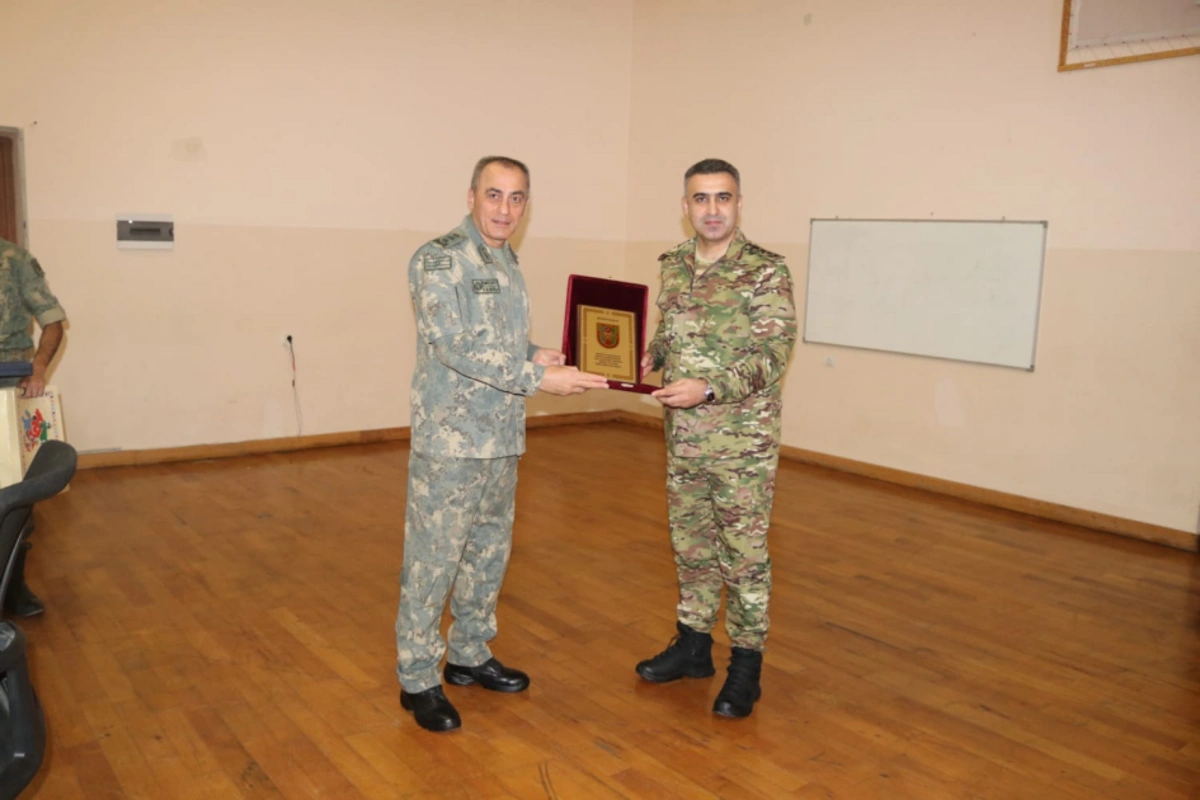 Hərbi hissələrdə tədbirlər keçirilib