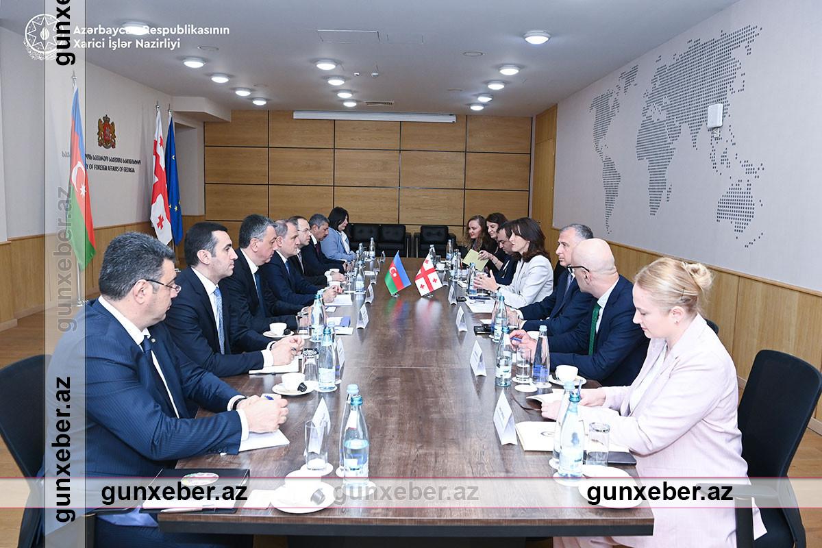 Azərbaycan və Gürcüstan XİN rəhbərlərinin müzakirə etdiyi məsələlər açıqlanıb