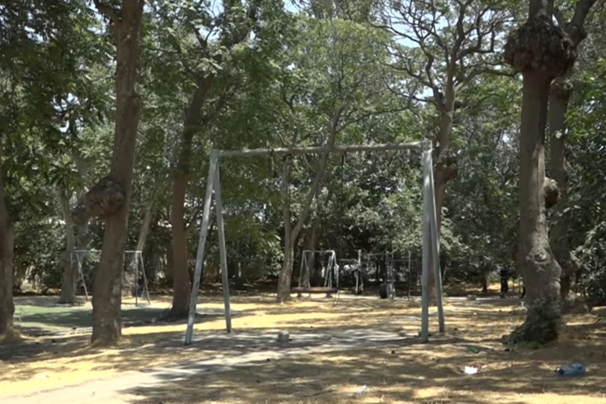 Bakıda ölüm hadisəsi baş verən parkla bağlı icra hakimiyyətindən sakinə CAVAB: “Özünüz təmir edin”