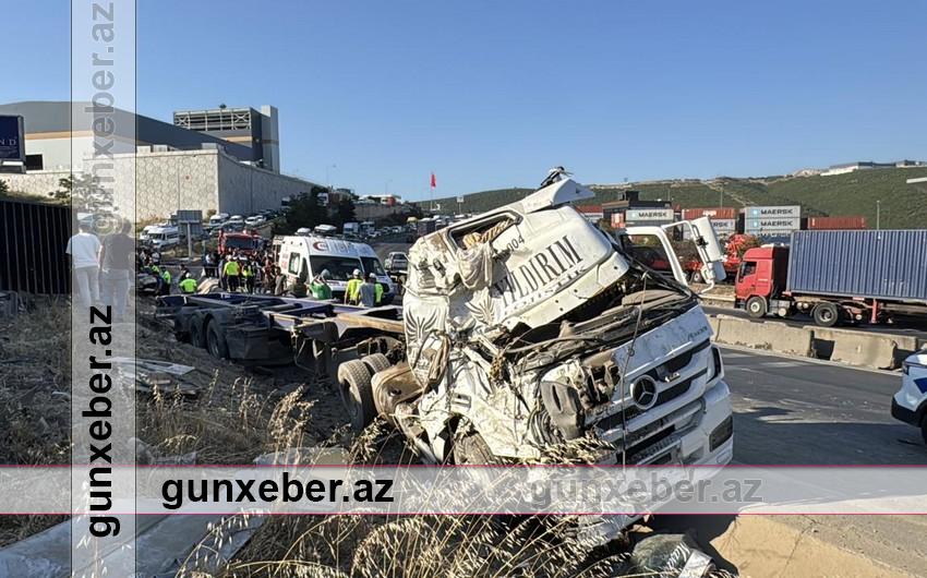 Türkiyədə zəncirvari avtoqəza olub, 5 nəfər ölüb