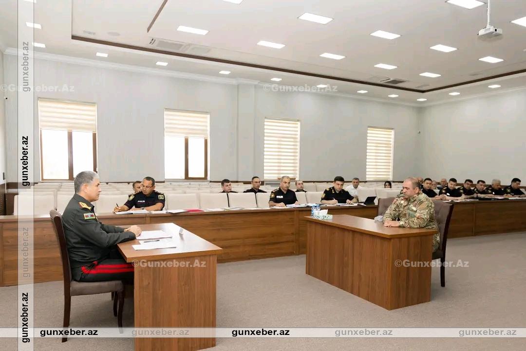 Vilayət Eyvazov Xaçmazda vətəndaşları qəbul edib