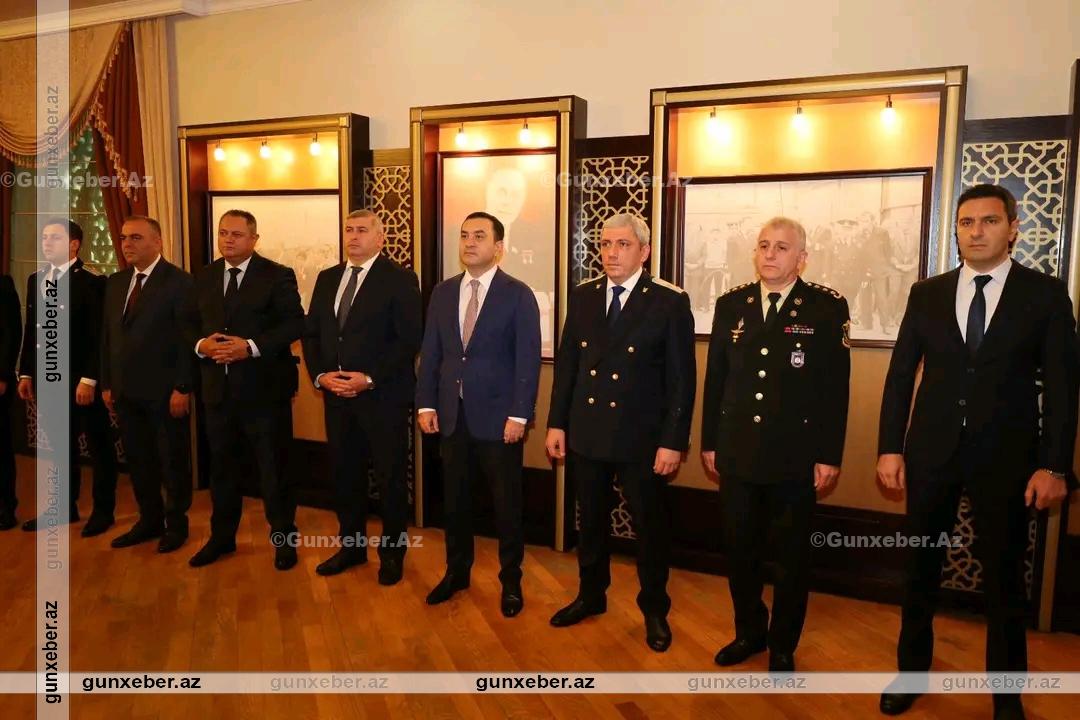 1 oktyabr – Prokurorluq işçilərinin peşə bayramı günüdür.