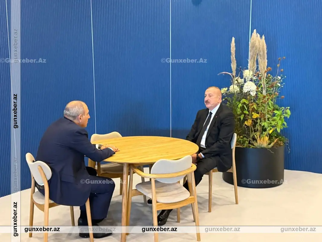 İlham Əliyevlə Nikol Paşinyan Kopenhagendə görüşdülər