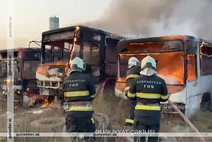 Məmmədli kəndində 4 yararsız avtobus yanıb