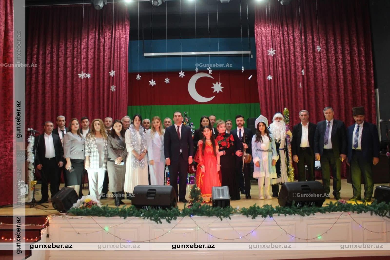 İsmayıllıda Dünya Azərbaycanlılarının Həmrəyliyi Günü və Yeni il münasibətilə bayram konserti keçirilib