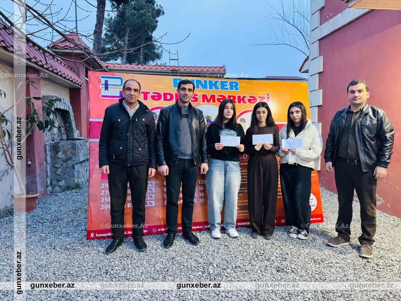 Bunker tədris mərkəzində keçirilən sınaq imtahanında yüksək nəticə göstərən şagirdlər mükafatlandırıldı