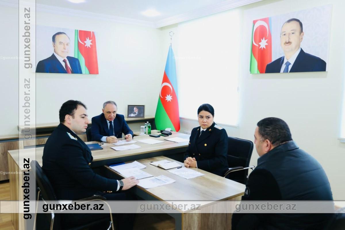 Baş prokuror Şirvan şəhərində vətəndaşları qəbul edib