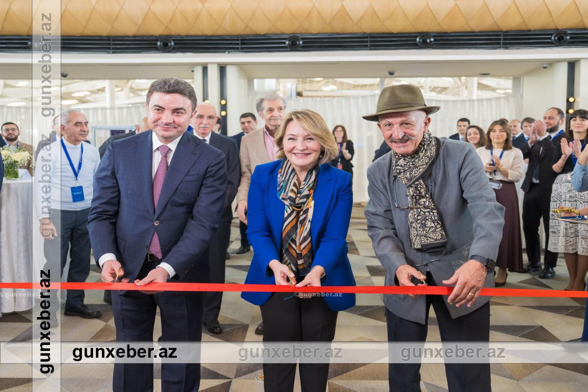 “Yüksələn işıq”: REZA-nın fotosərgisi Heydər Əliyev Beynəlxalq Aeroportunda təqdim olunur
