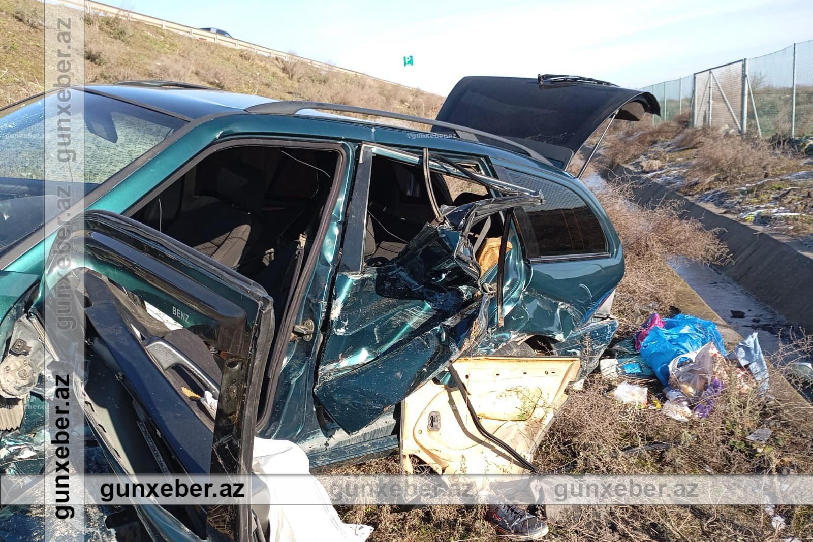 Cəlilabadda avtomobil aşıb, 2 nəfər xəsarət alıb