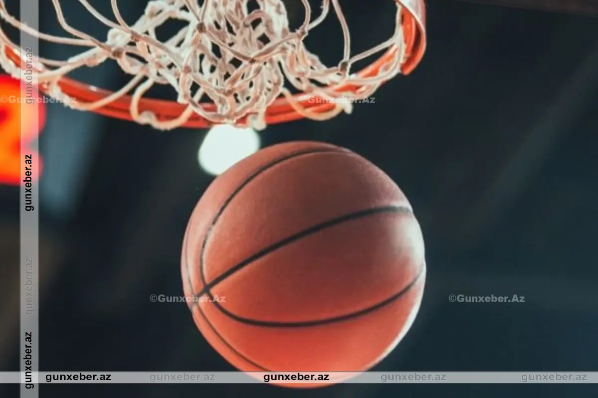 Basketbol Çempionlar Liqasının matçı yeddi dəqiqə çəkdi, komanda iki oyunçu ilə qaldı