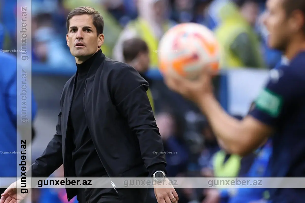 İspaniyalı baş məşqçi futbolçuları “ChatGPT” ilə seçib