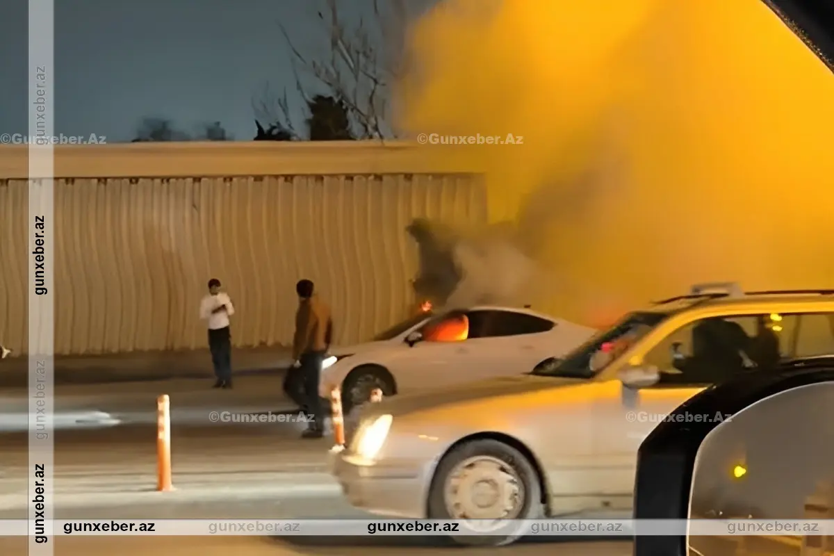 Bakıda hərəkətdə olan BYD yandı