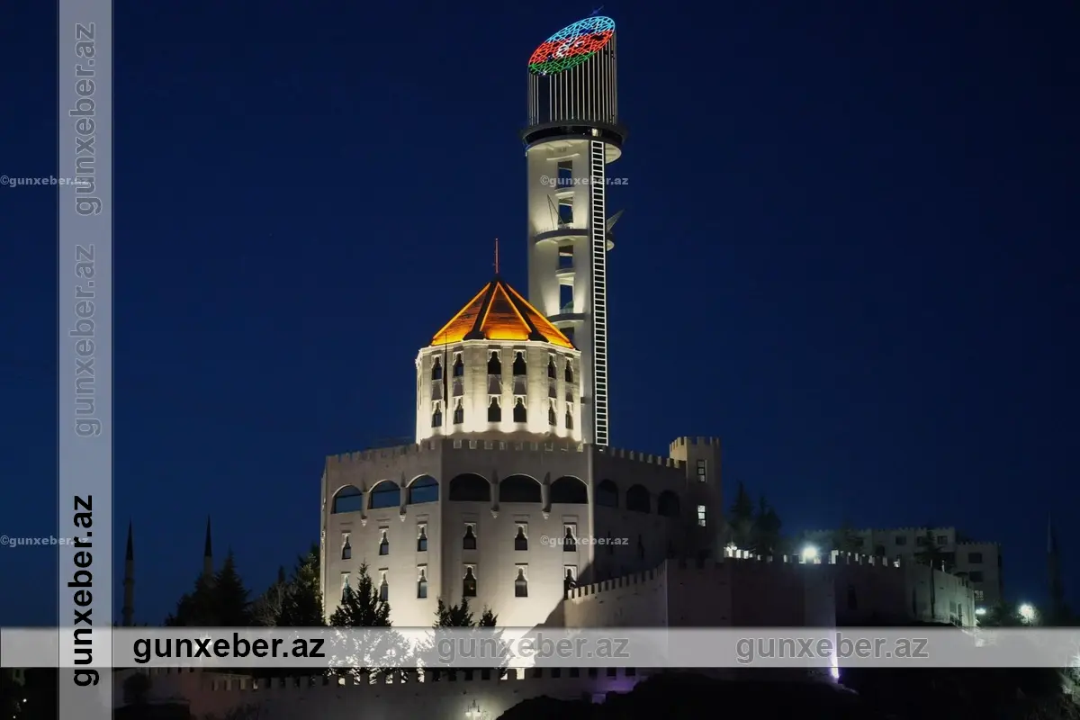 Ankarada Cümhuriyyət Qülləsi Azərbaycan bayrağının rənglərində işıqlandırılıb