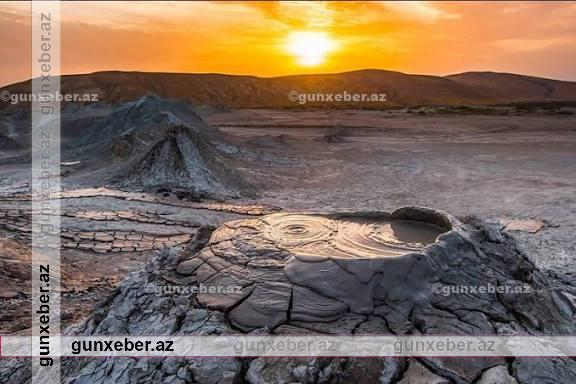 Azərbaycanda palçıq vulkanı püskürdü