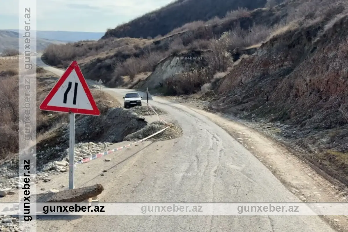 Şamaxı-Qonaqkənd yolunda yenidən torpaq sürüşməsi: Hərəkət üçün təhlükə yaranıb