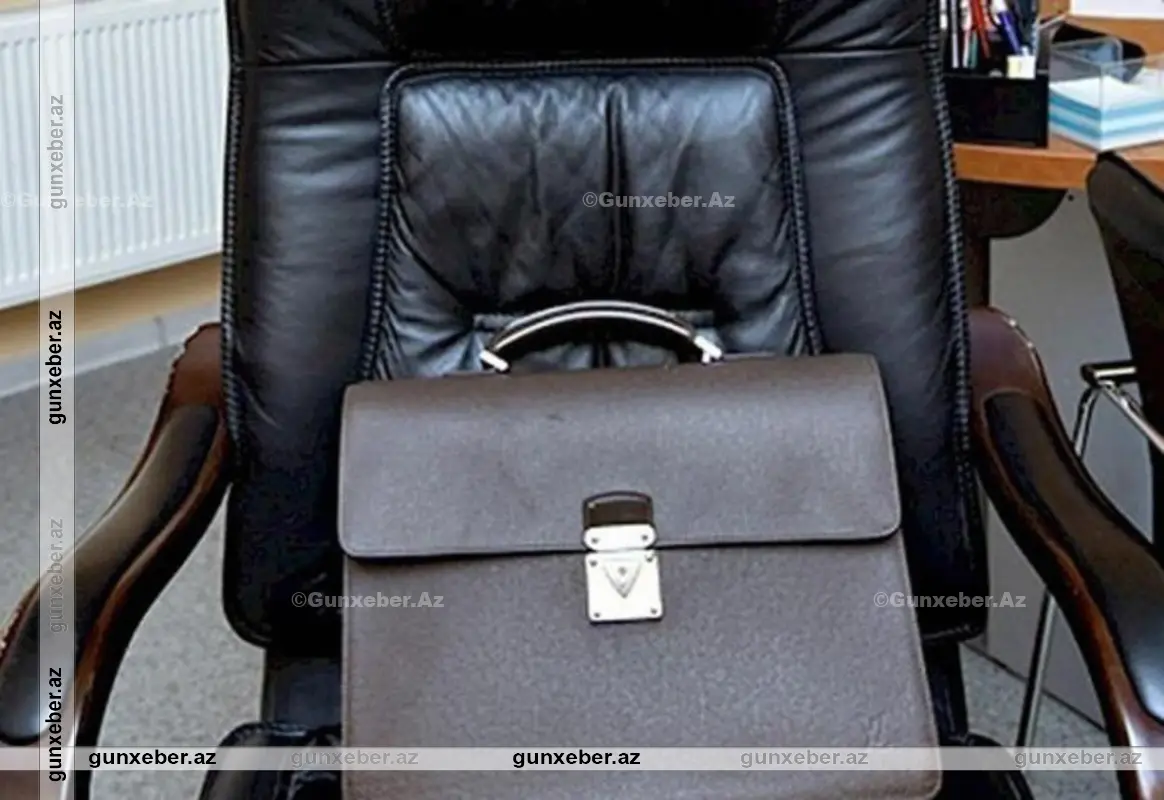 Bakı küçəsində maşın hasara çırpıldı: Sərxoş halda qəza törədən vəzifəli şəxs işdən çıxarıldı