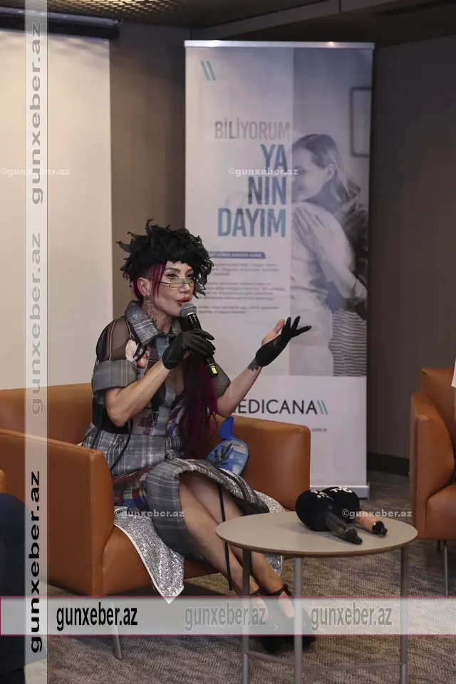 Məşhur türkiyəli sənətçi Hande Yener xərçənglə mübarizəsindən danışdı