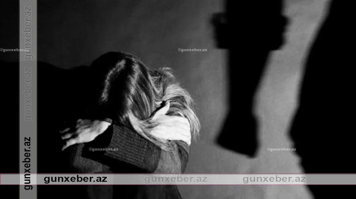 Abşeronda kişi həyat yoldaşını dayanacaqda döydü