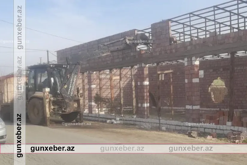 Füzulidə qanunsuz tikili sökülüb