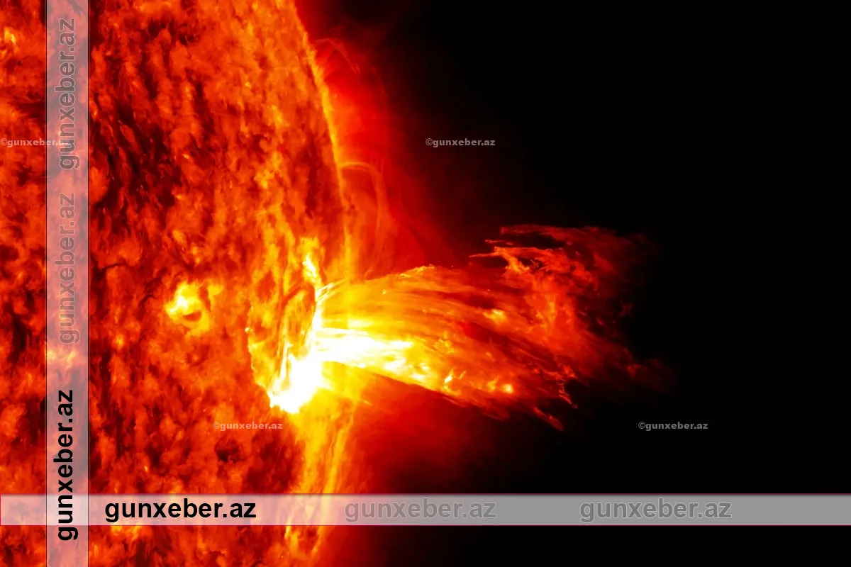Günəşdə üç güclü partlayış baş verib